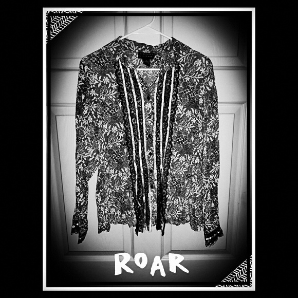 NWOT White Floral Lace & Ribbon Top - Picture 1 of 2