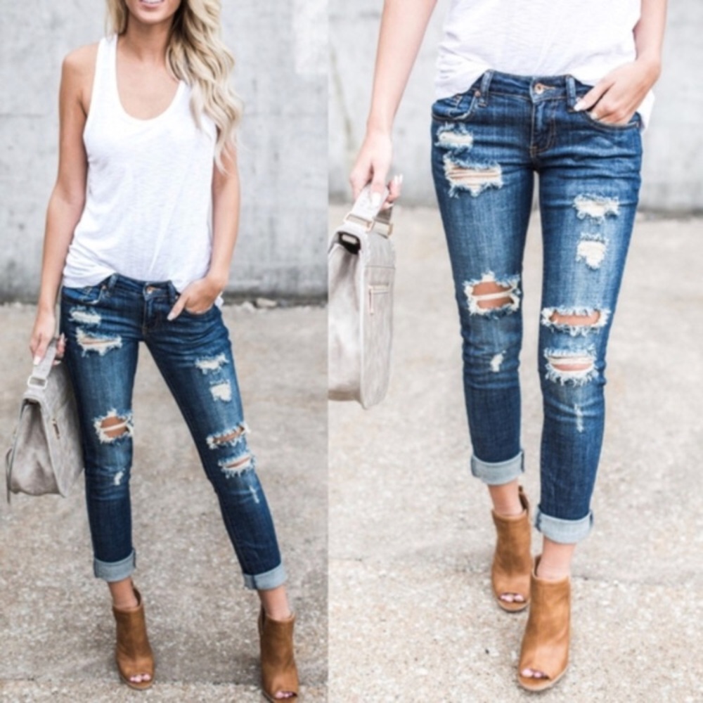 🎊HP🎊 LAST! Distressed skinny jeans