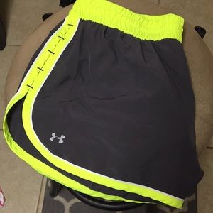 Underarmour sports shorts