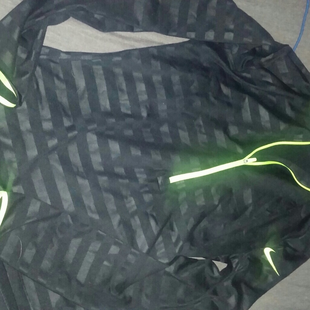 Nike pullover sell or trade