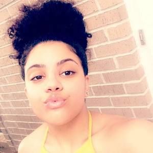 Meet your Posher, Danashia