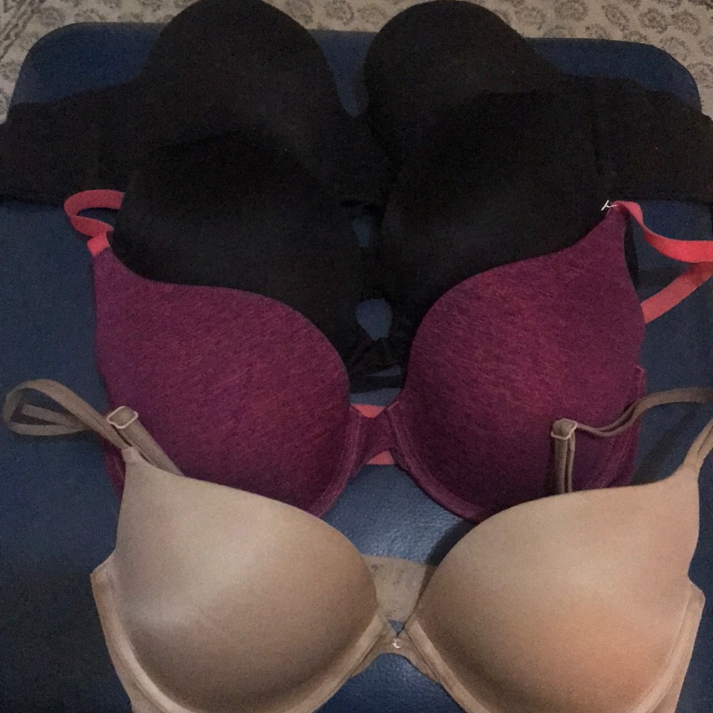 Sold -VICTORIA SECRET BRA LOT -(32DD) -