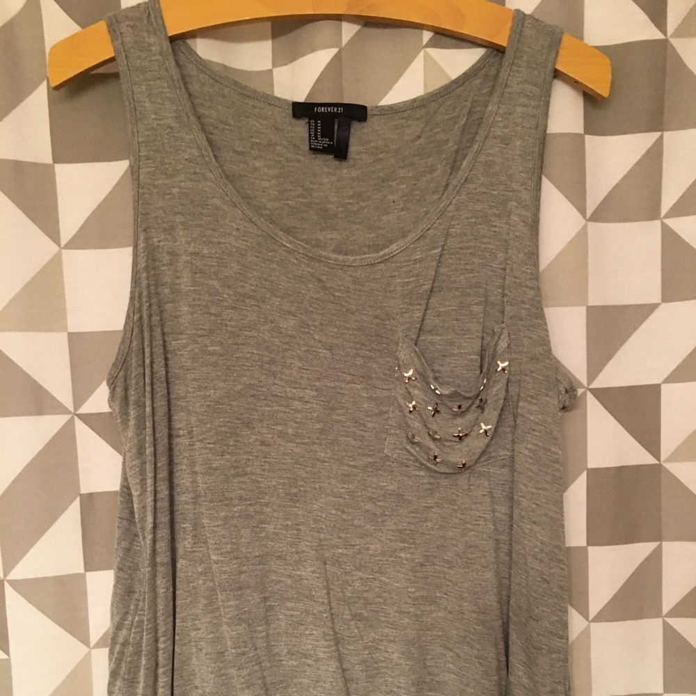 Gray studded pocket tank