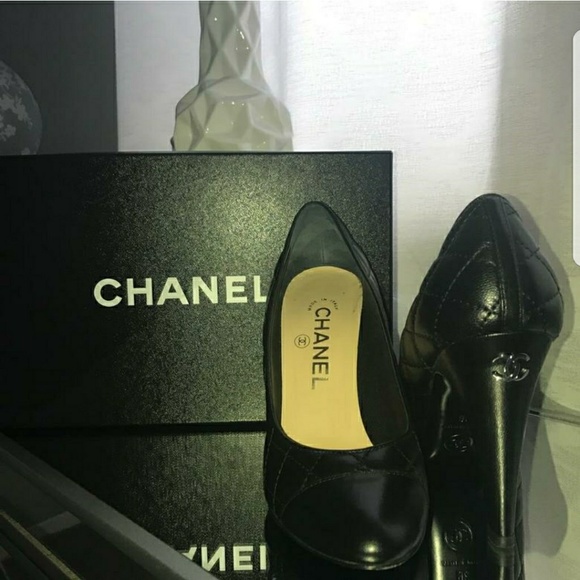 CHANEL Shoes - Chanel Pumps!