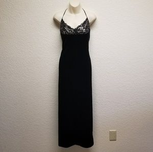 🔴3/$12🔴Long Elegant Velvet Dress