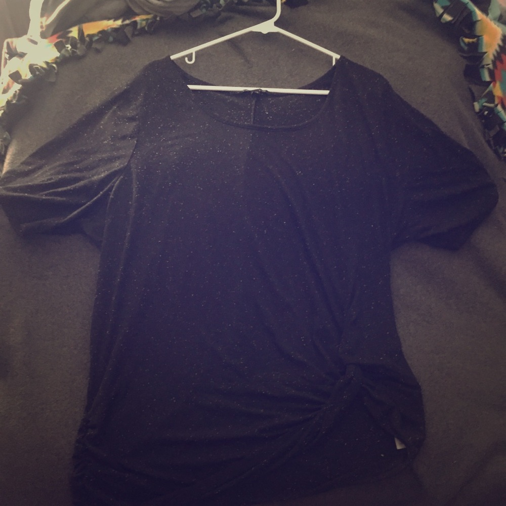 26/28 - Lane Bryant - Black W/White Speck Top
