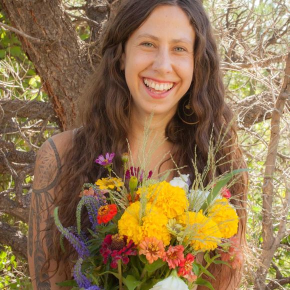 Meet your Posher, Cristina - Picture 1 of 1