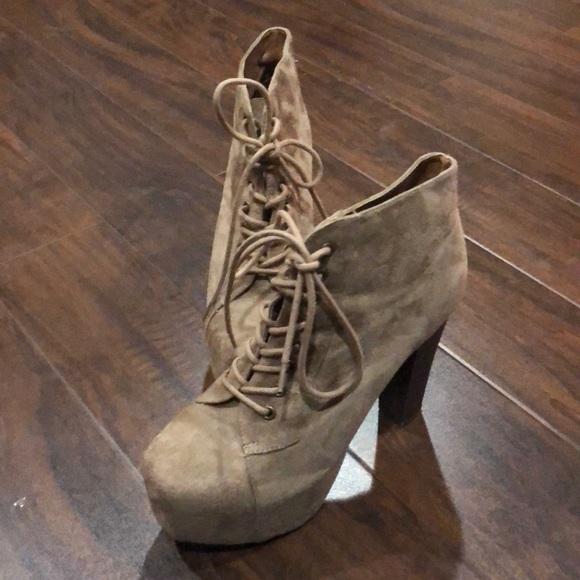 Lace up heels - Picture 3 of 3