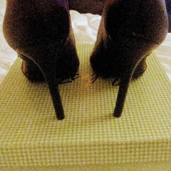 SOLD - Picture 3 of 6