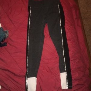 PINK Victoria’s Secret leggings