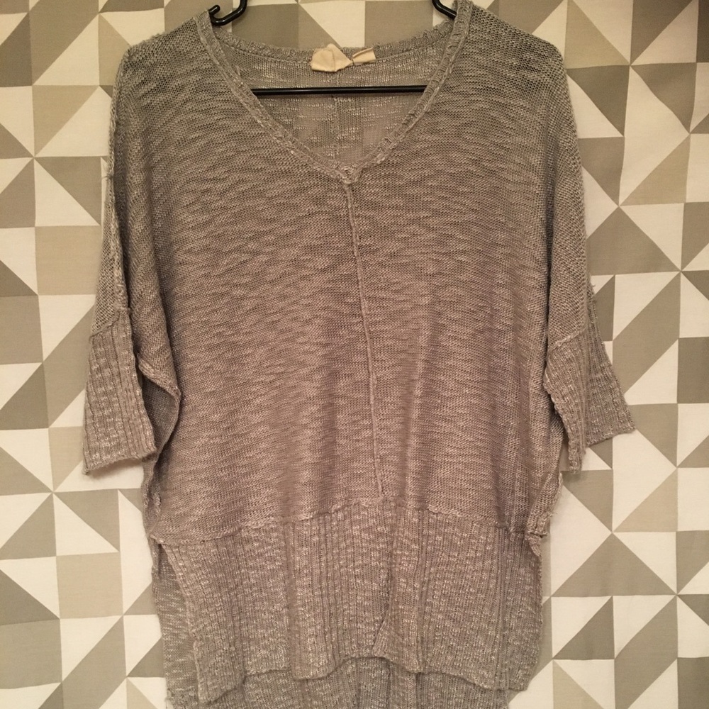 Gray high low sweater, side slits