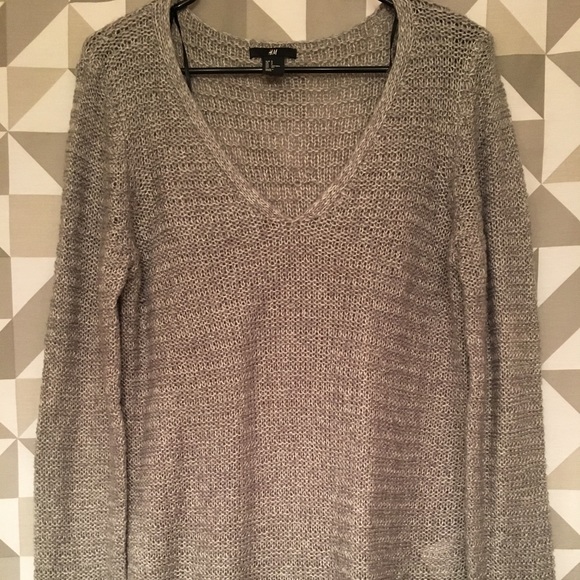 H&M gray v neck sweater - Picture 1 of 2