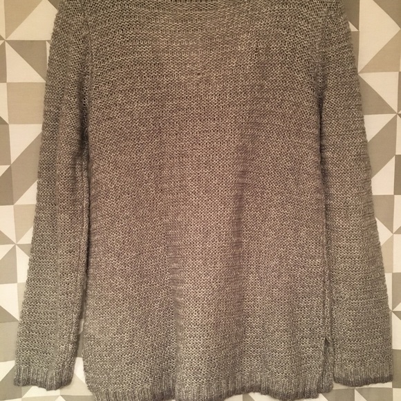 H&M gray v neck sweater - Picture 2 of 2