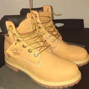Timberland boots wheat 8.5 woman