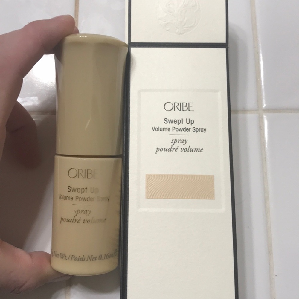 Oribe swept up volume powder spray