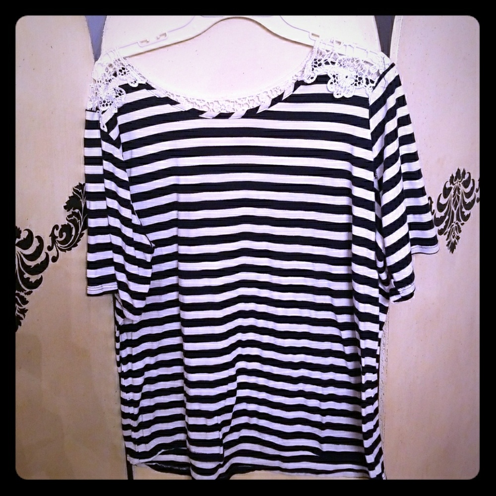 Navy and white stripe top