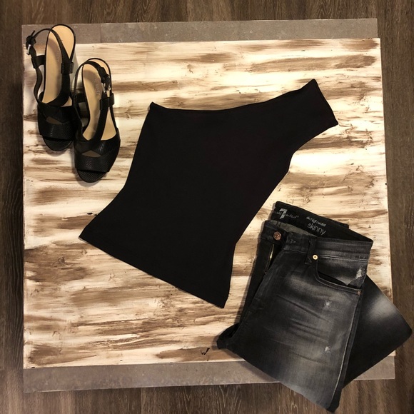 Guess Tops - 2[Guess] One shoulder vintage black top.