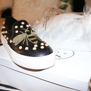 STEVE MADDEN SNEAKERS NWT