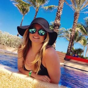 Meet your Posher, Christina