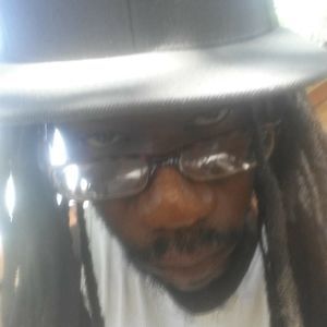 Meet your Posher, Dennis