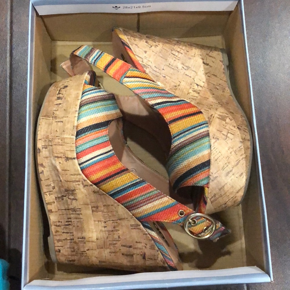 Multicolor wedges