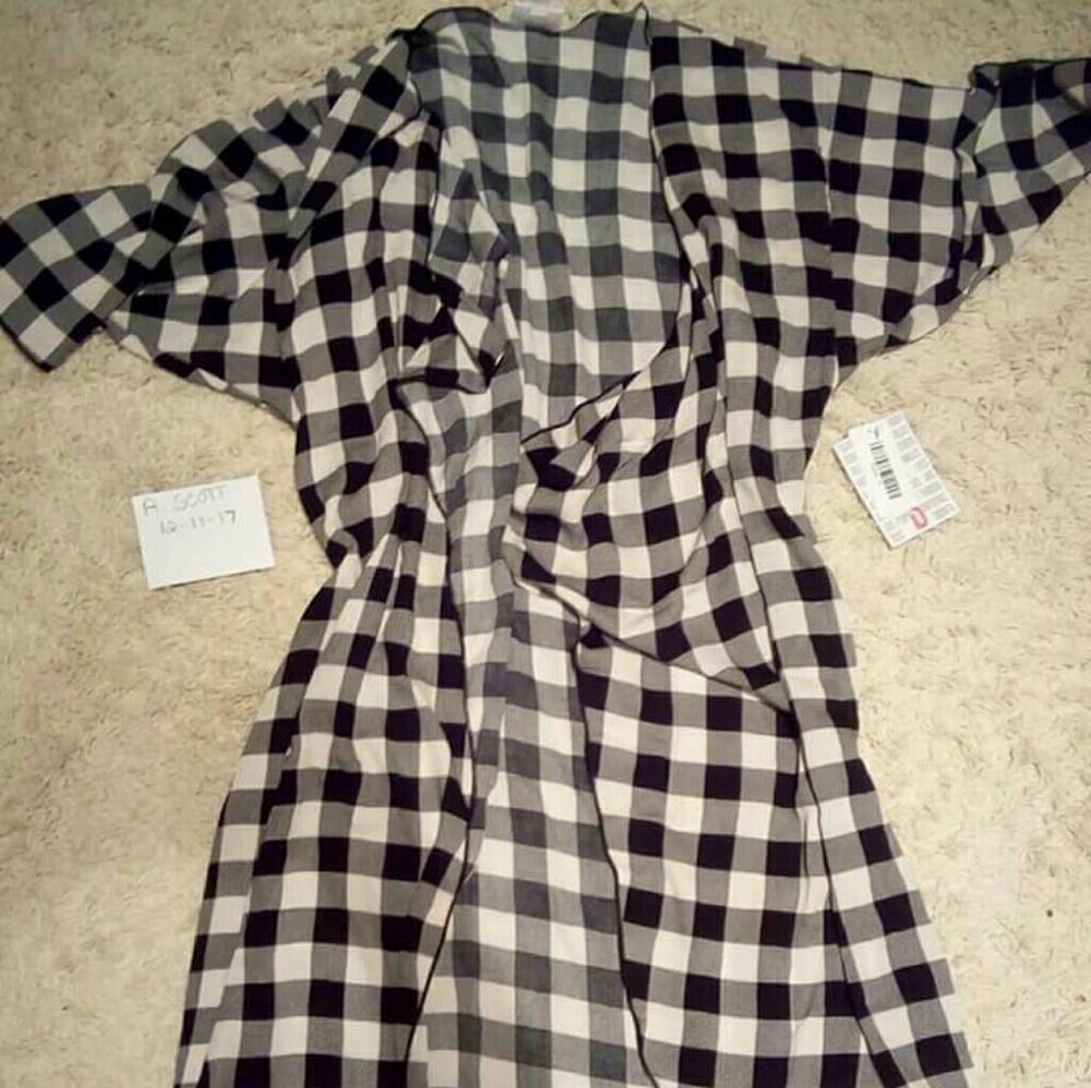 Black and white Baffalo Plaid Shirley