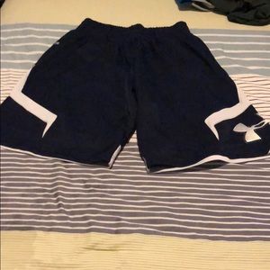 Under Armour Shorts - Under Armour Size M Shorts Under Armour Shorts - Under Armour Size M Shorts