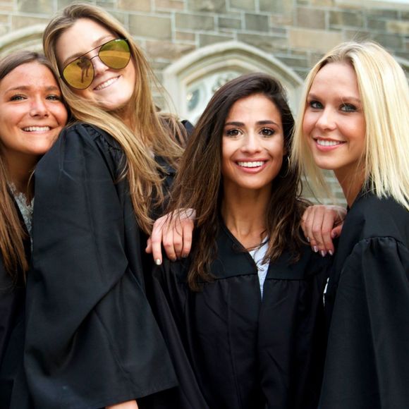 Meet your Posher, Carina - Picture 1 of 1