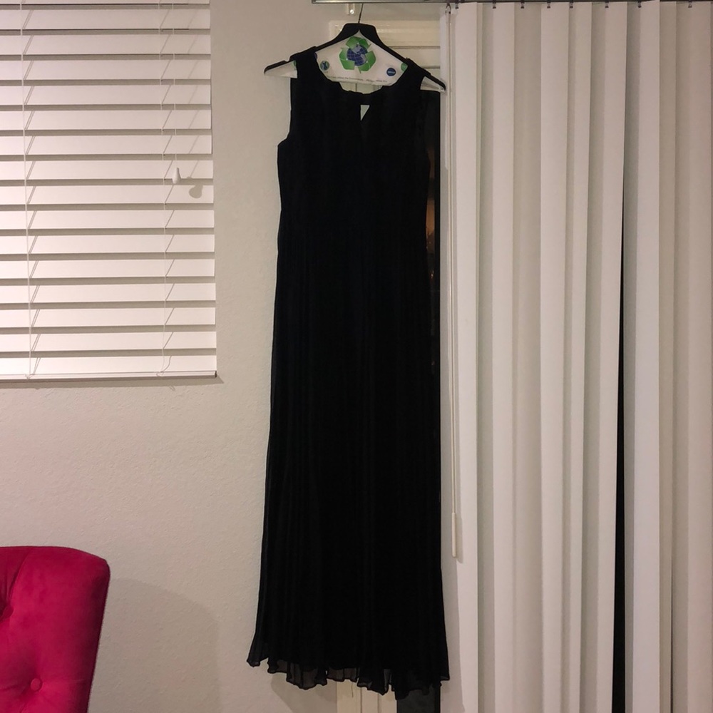 Elie tahari long formal pleaded black dress