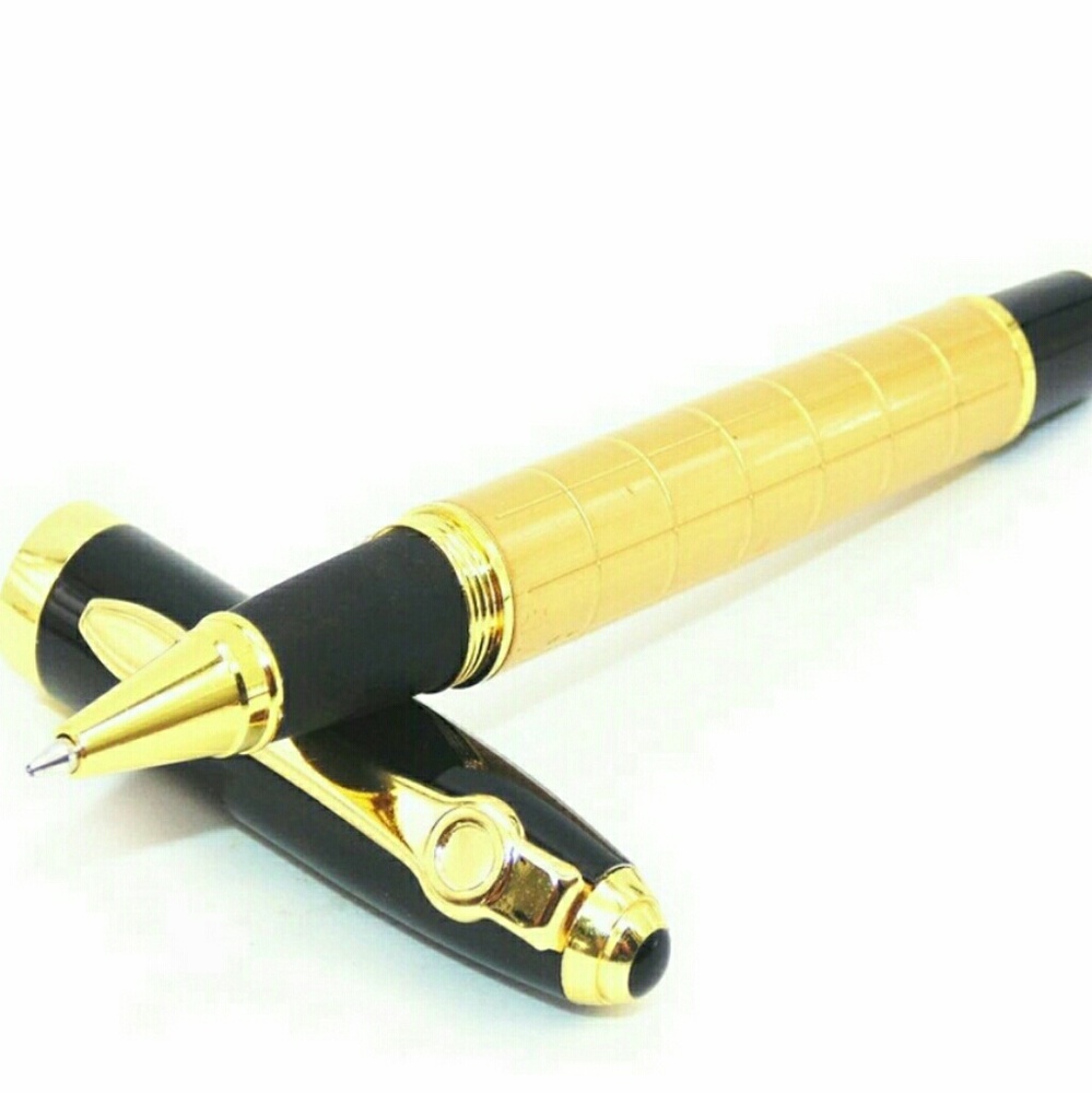 LUXURY ROLLERBALL GOLD AND BLACK PEN