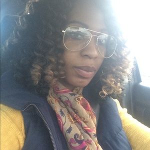 Meet your Posher, Clarissa