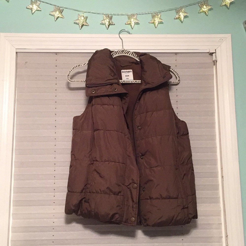 Old navy button down puffer vest olive green