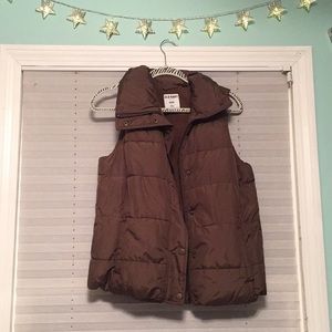 Old navy button down puffer vest olive green