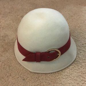 Cloche hat