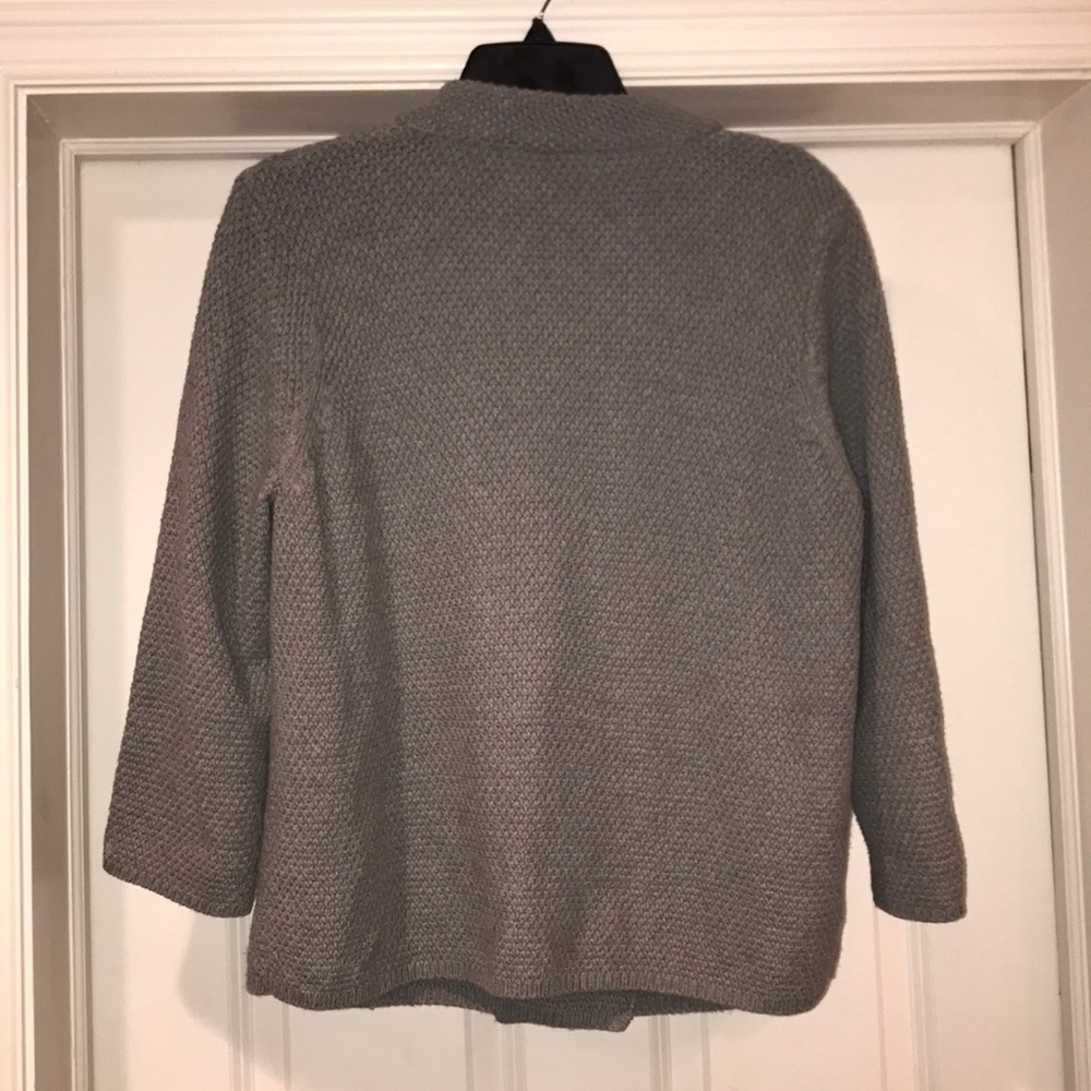 Sweater - Picture 4 of 4
