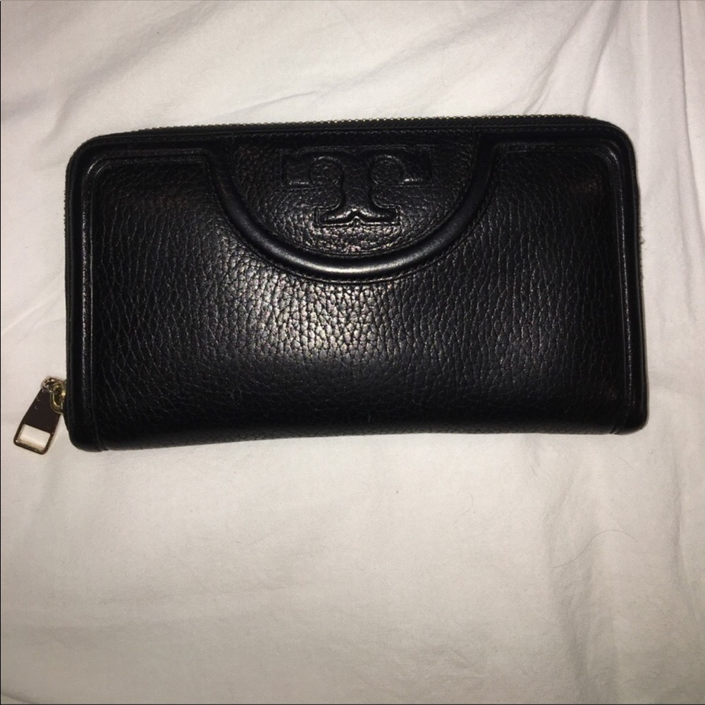 Tory burch wallet