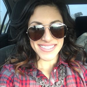 Meet your Posher, Anabella