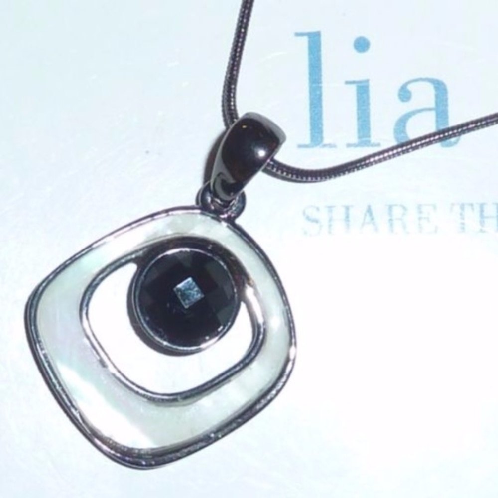 NEVER WORN Lia Sophia Checkmake Necklace 16-19"