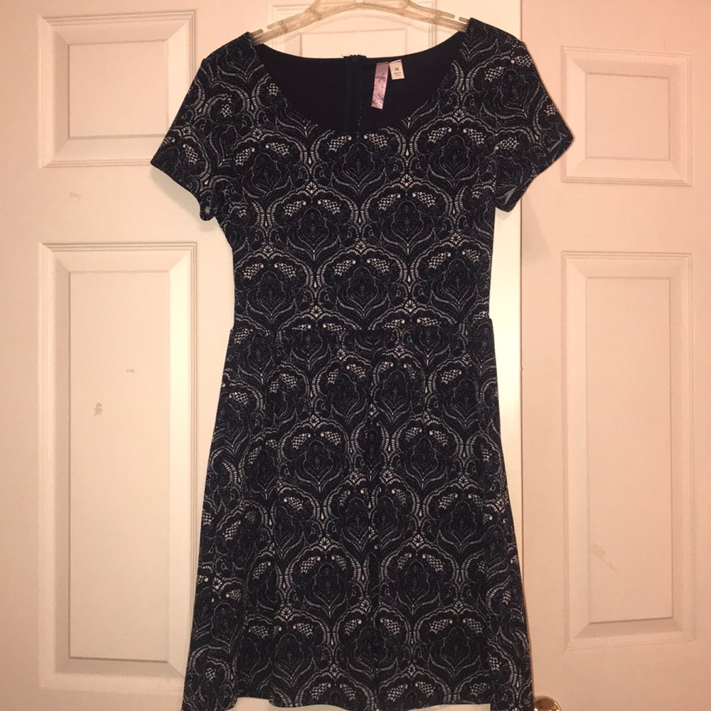 navy and white dress