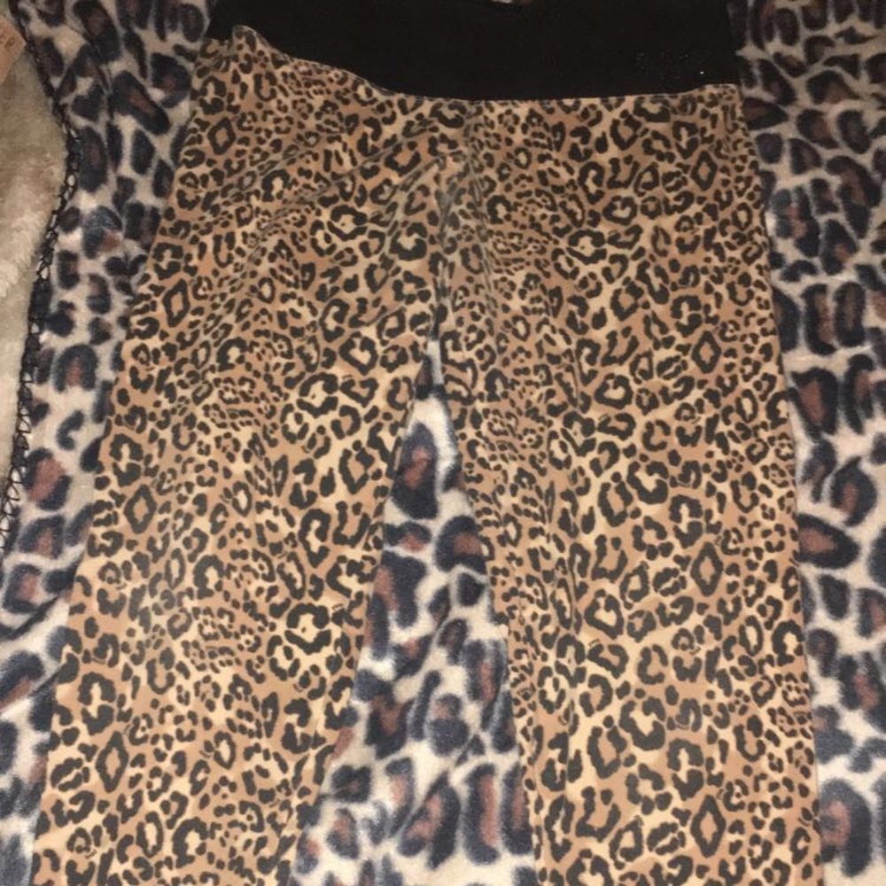 Size S VS pink leggings