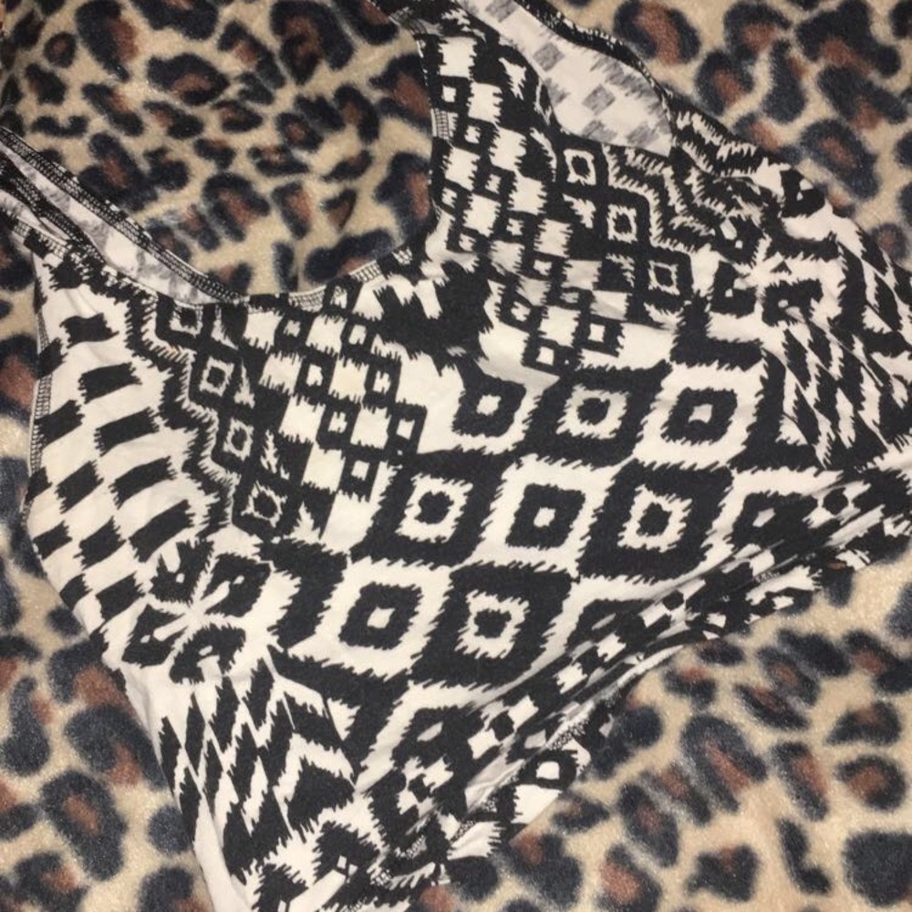 Size M forever 21 tank crop top