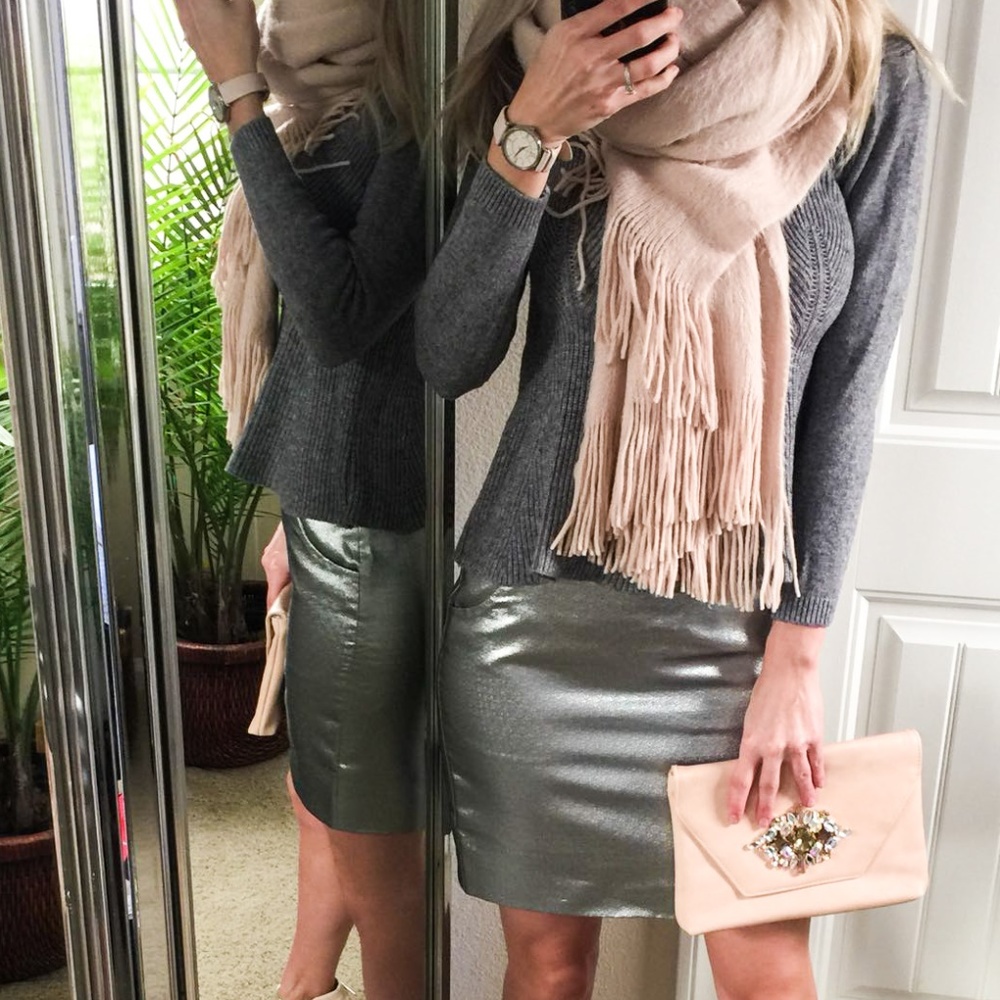  SALE! Stylish silver mini skirt with pockets