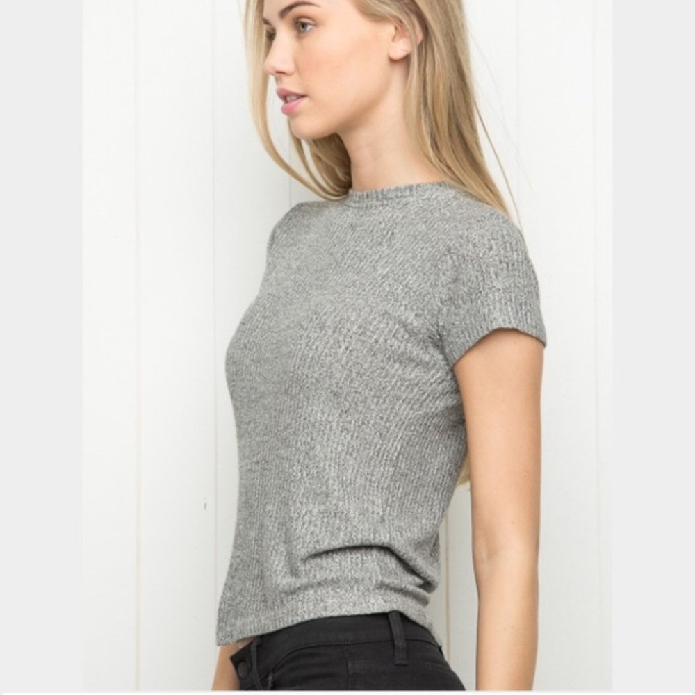 BRANDY MELVILLE GRAY RIBBED TOP