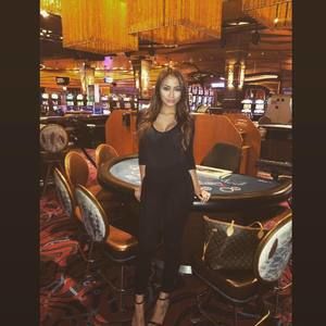 Meet your Posher, Isabel