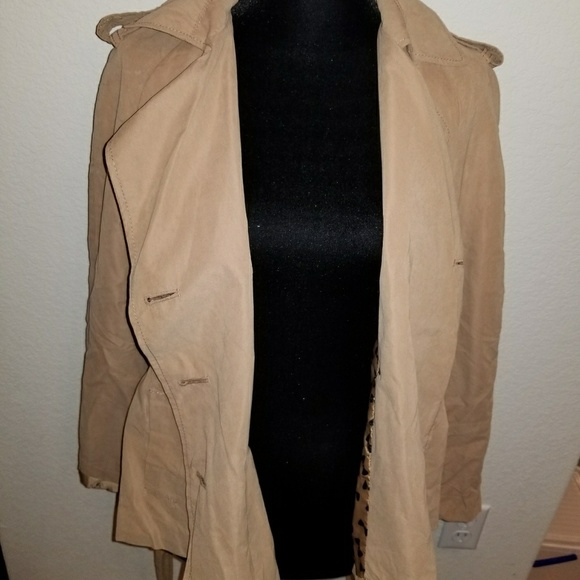 H&M beige light weight coat - Picture 4 of 4