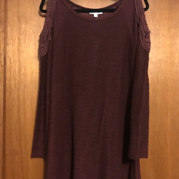 Crochet open shoulder dress - Picture 1 of 3