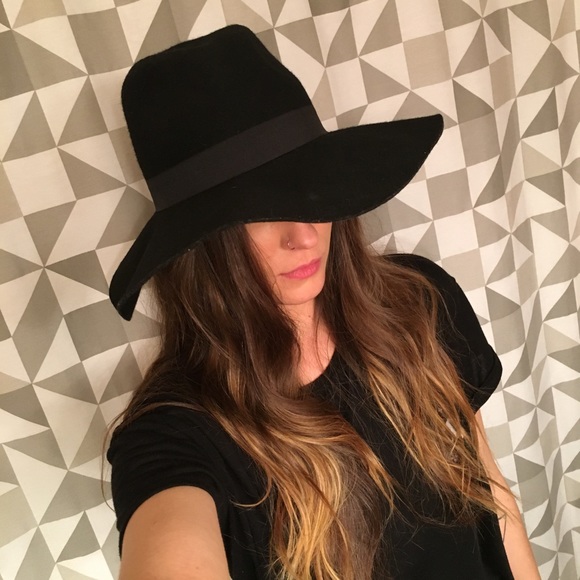 Black felt hat - Picture 1 of 6