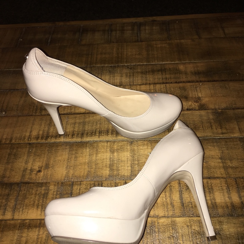 Nude Guess heels