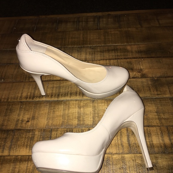 Nude Guess heels - Picture 1 of 2