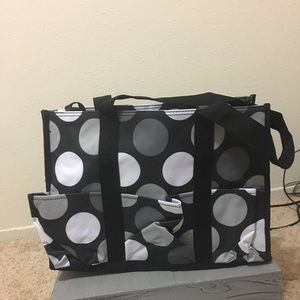 Zip top utility tote